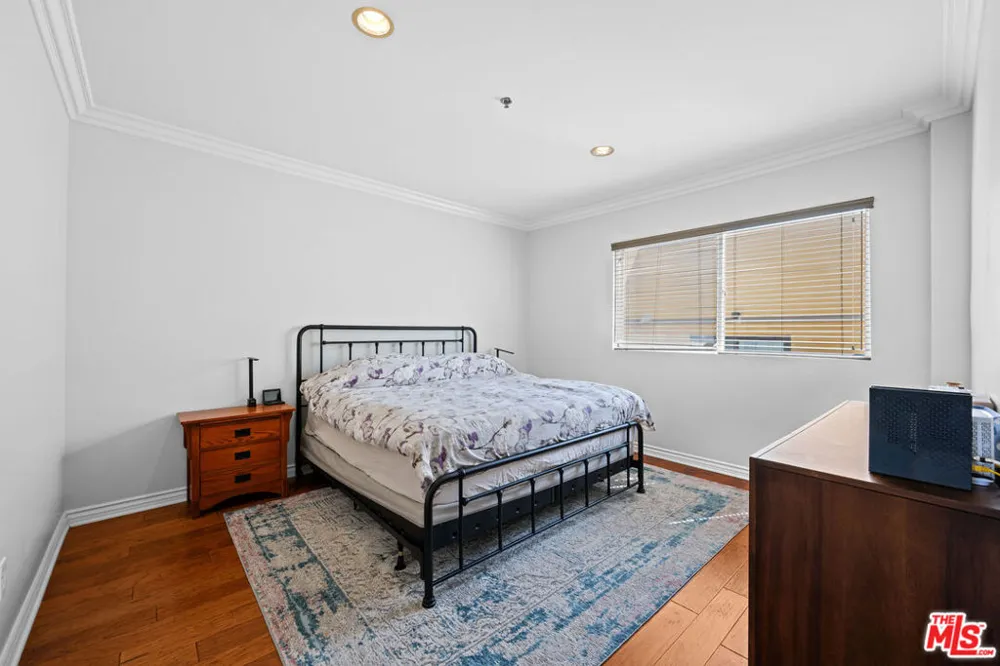 1030 S Norton Avenue #5 Los Angeles, CA 90019