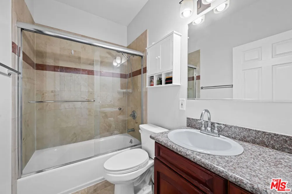 1030 S Norton Avenue #5 Los Angeles, CA 90019