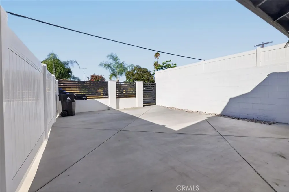 13214 Stagg Street North Hollywood, CA 91605
