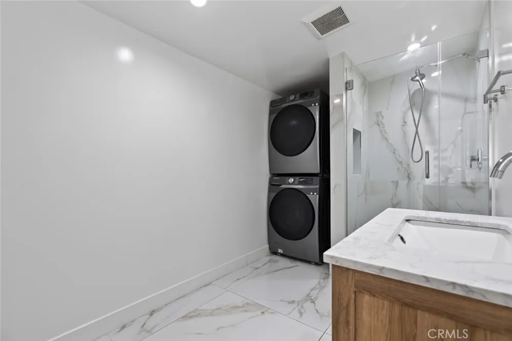 13214 Stagg Street North Hollywood, CA 91605