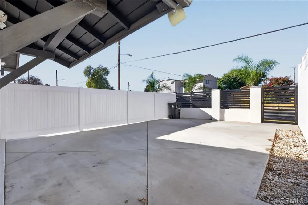 13214 Stagg Street North Hollywood, CA 91605