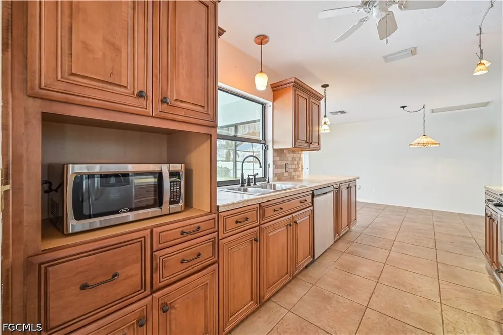 SE 32nd Street Cape Coral, FL 33904