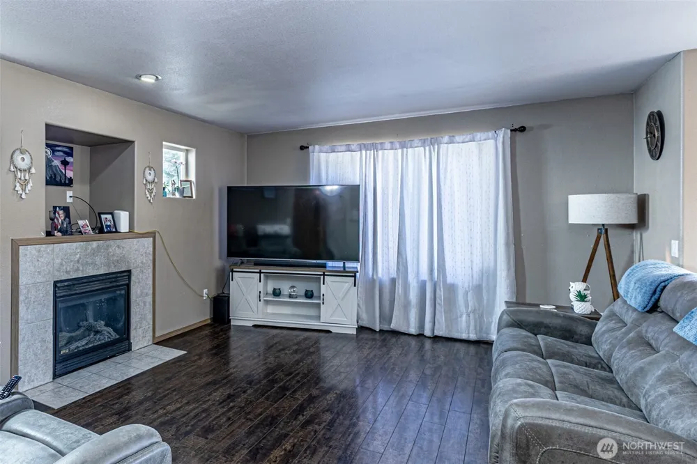 10710 185th Avenue E Bonney Lake, WA 98391