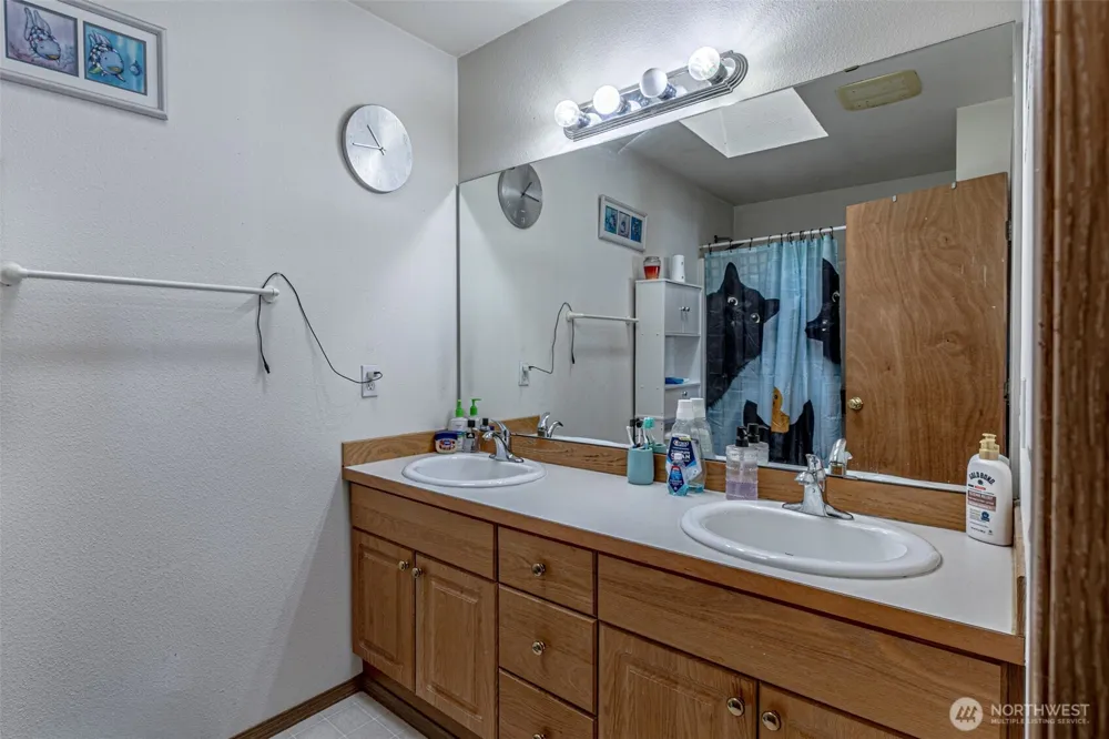 10710 185th Avenue E Bonney Lake, WA 98391