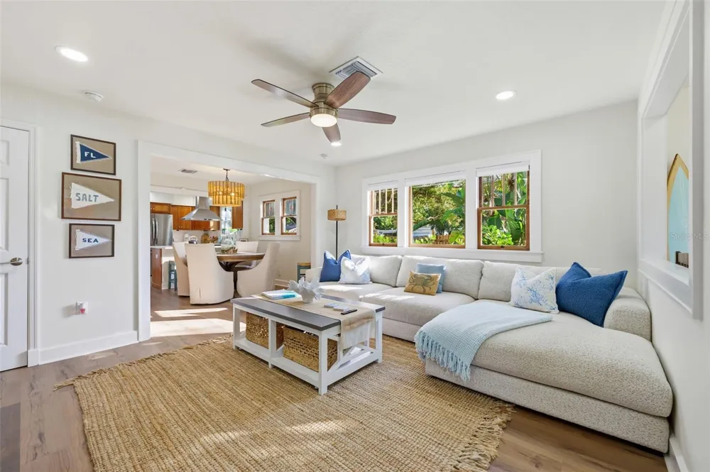 400 4TH AVENUE NW Largo, FL 33770