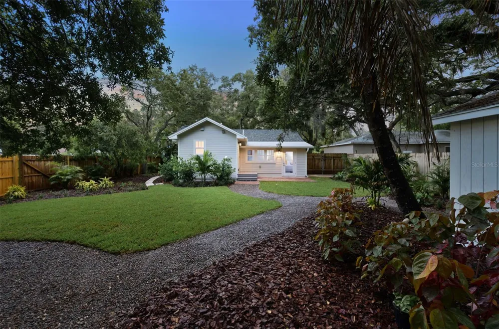 400 4TH AVENUE NW Largo, FL 33770