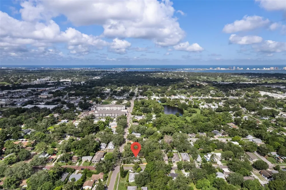 400 4TH AVENUE NW Largo, FL 33770