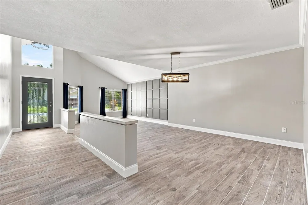 14626 VILLAGE GLEN CIRCLE Tampa, FL 33618