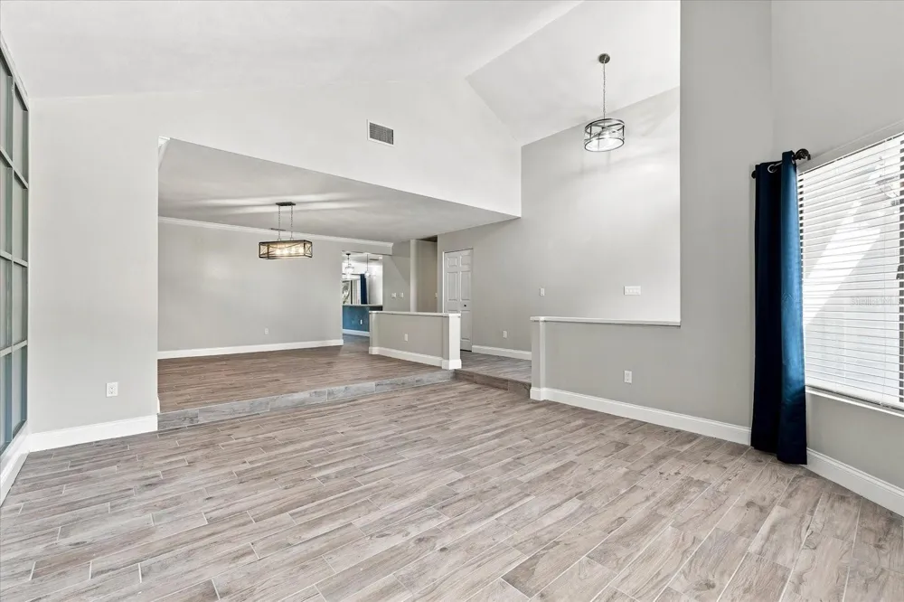 14626 VILLAGE GLEN CIRCLE Tampa, FL 33618