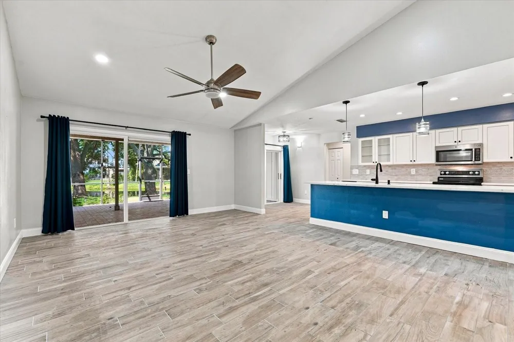 14626 VILLAGE GLEN CIRCLE Tampa, FL 33618