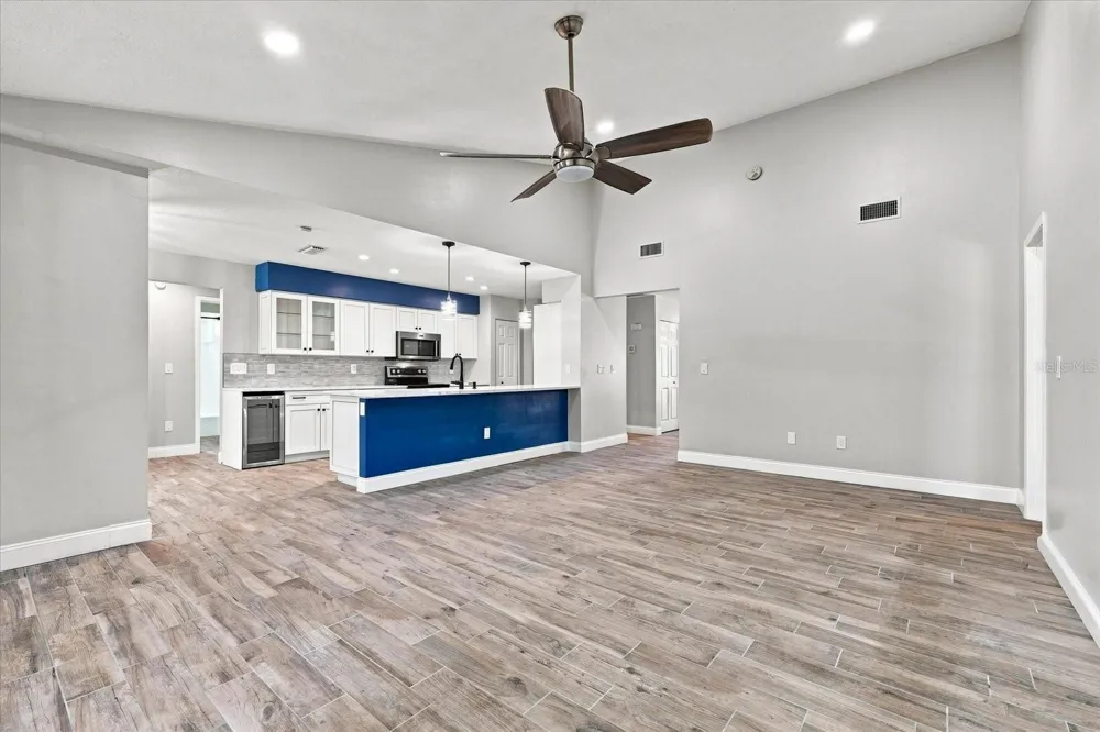 14626 VILLAGE GLEN CIRCLE Tampa, FL 33618