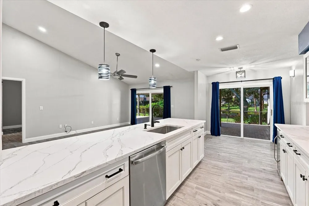 14626 VILLAGE GLEN CIRCLE Tampa, FL 33618