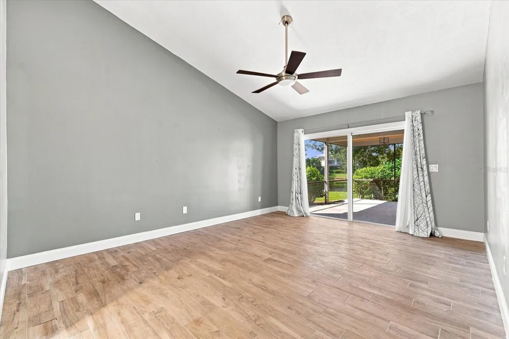 14626 VILLAGE GLEN CIRCLE Tampa, FL 33618