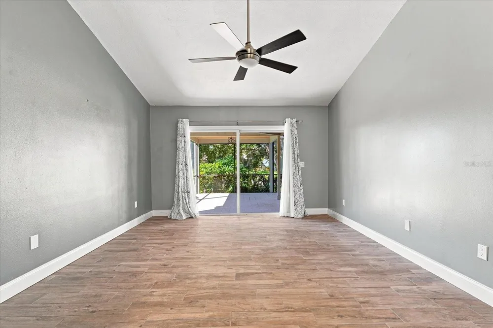 14626 VILLAGE GLEN CIRCLE Tampa, FL 33618