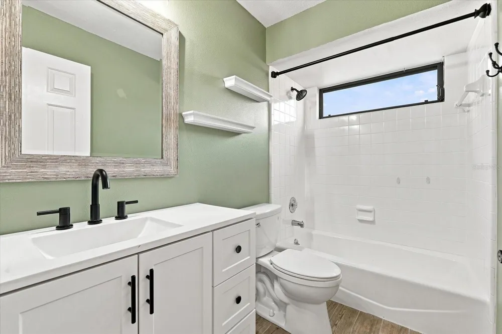 14626 VILLAGE GLEN CIRCLE Tampa, FL 33618