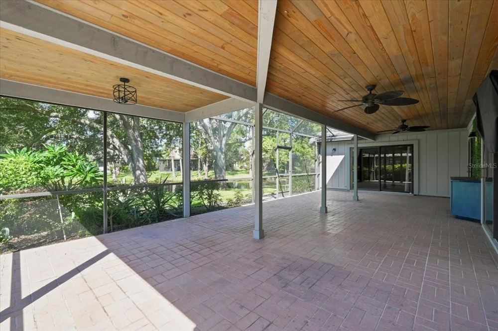 14626 VILLAGE GLEN CIRCLE Tampa, FL 33618