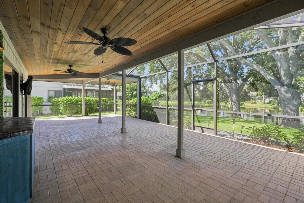 14626 VILLAGE GLEN CIRCLE Tampa, FL 33618
