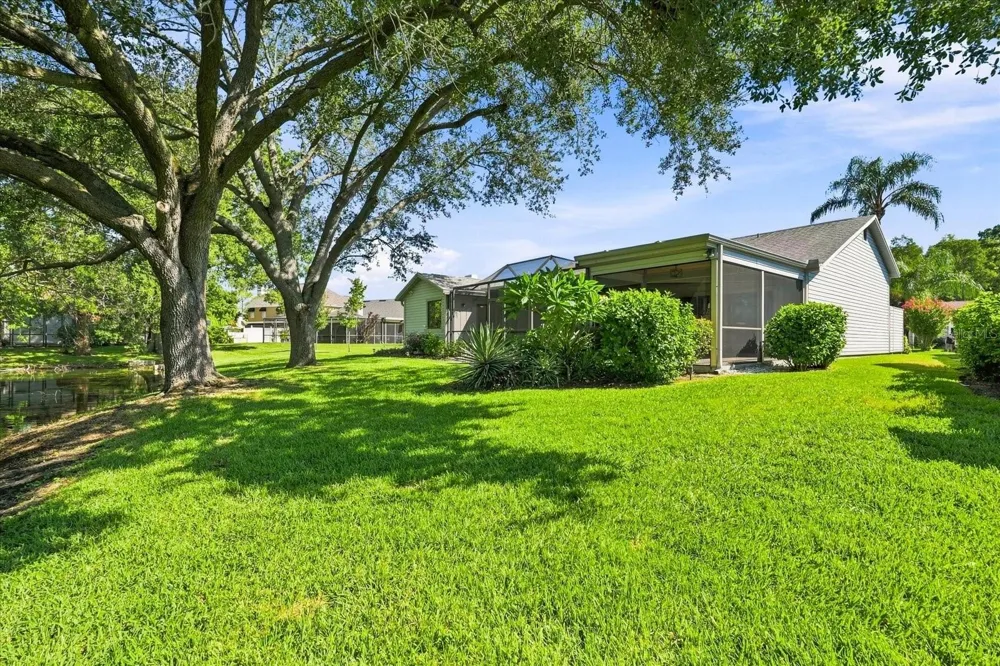 14626 VILLAGE GLEN CIRCLE Tampa, FL 33618