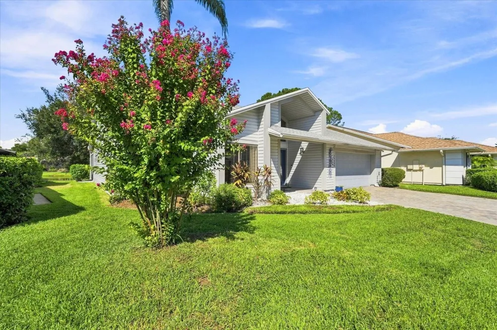 14626 VILLAGE GLEN CIRCLE Tampa, FL 33618