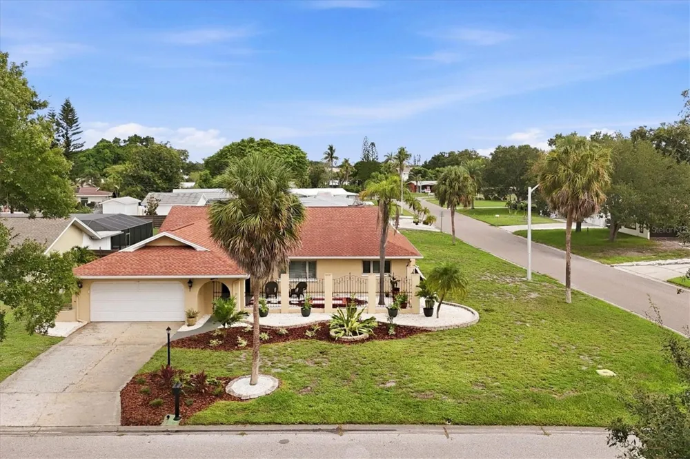 6004 9TH AVENUE W Bradenton, FL 34209