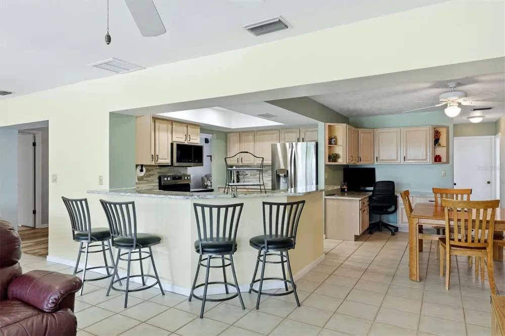 6004 9TH AVENUE W Bradenton, FL 34209