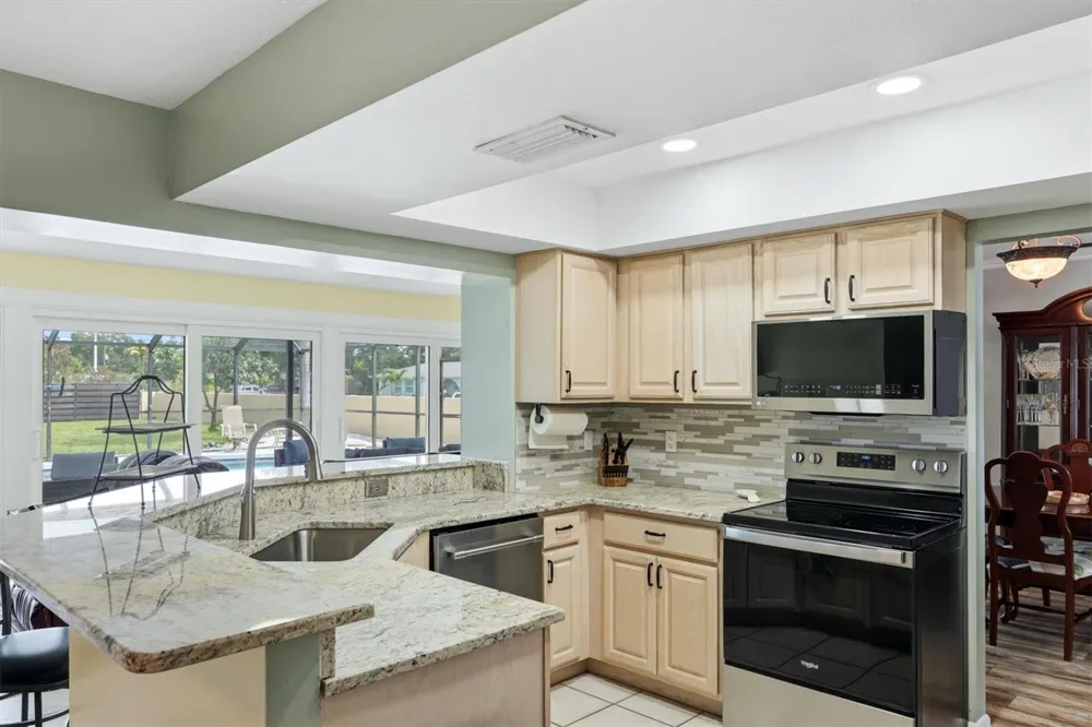 6004 9TH AVENUE W Bradenton, FL 34209