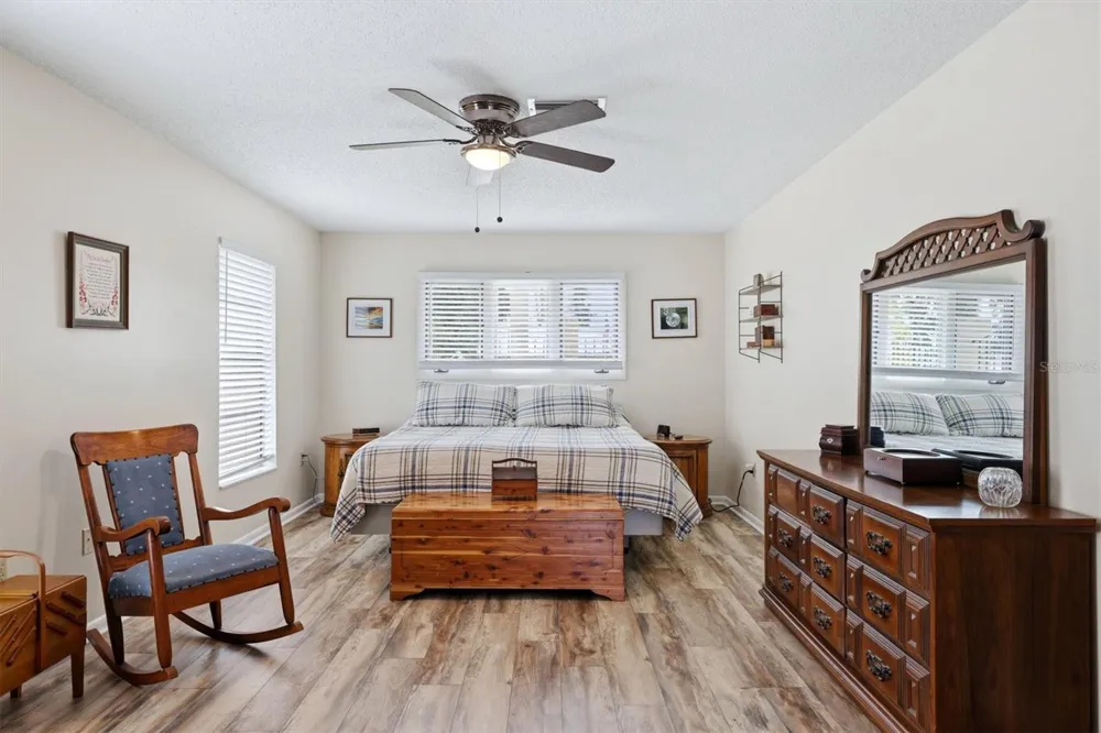 6004 9TH AVENUE W Bradenton, FL 34209