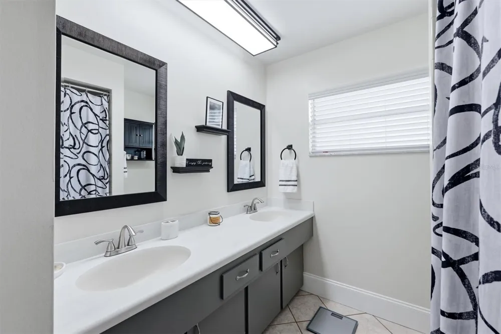6004 9TH AVENUE W Bradenton, FL 34209