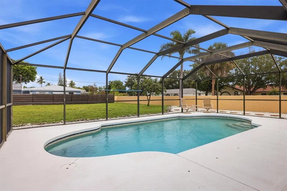 6004 9TH AVENUE W Bradenton, FL 34209
