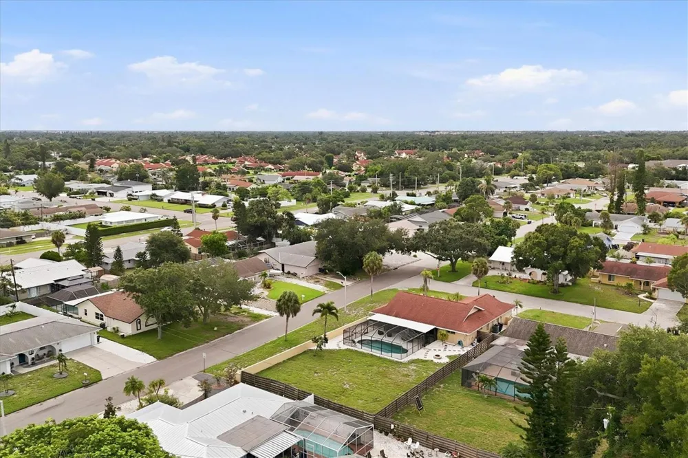 6004 9TH AVENUE W Bradenton, FL 34209