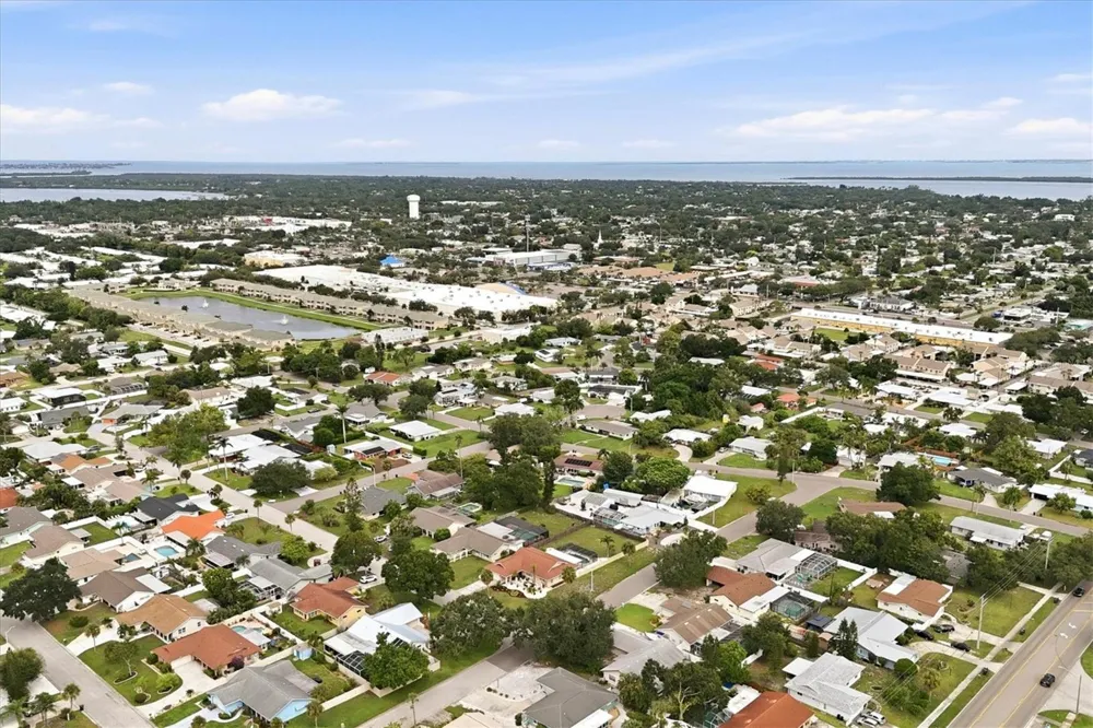 6004 9TH AVENUE W Bradenton, FL 34209