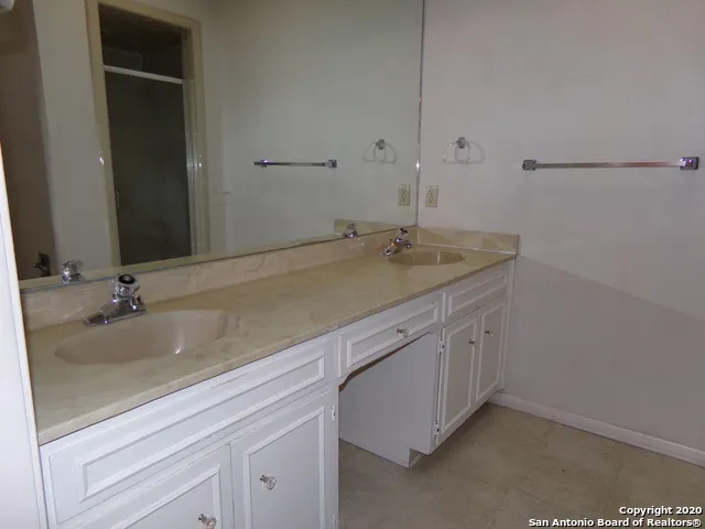 126 QUIVIRA DR Universal City, TX 78148