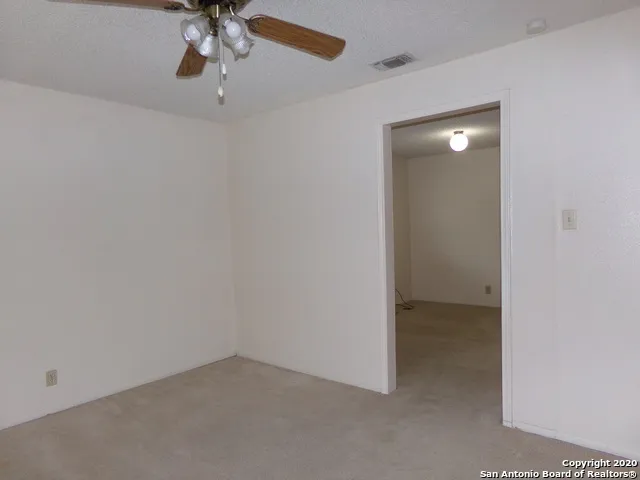 126 QUIVIRA DR Universal City, TX 78148