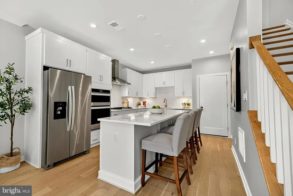 14429 BECKETT GLEN CIRCLE #1001 Chantilly, VA 20151