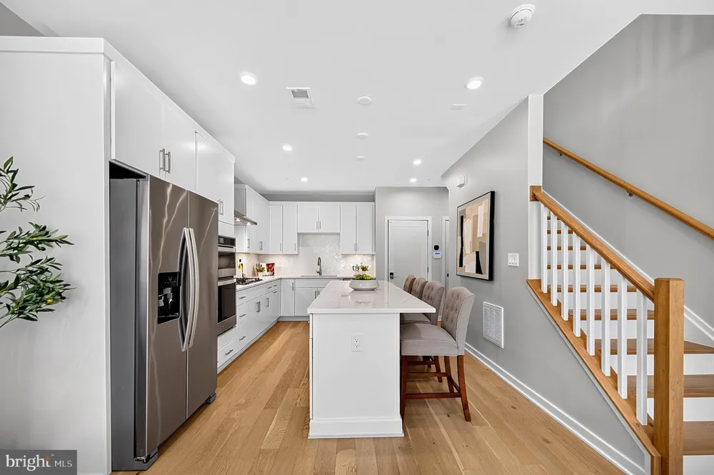 14429 BECKETT GLEN CIRCLE #1001 Chantilly, VA 20151