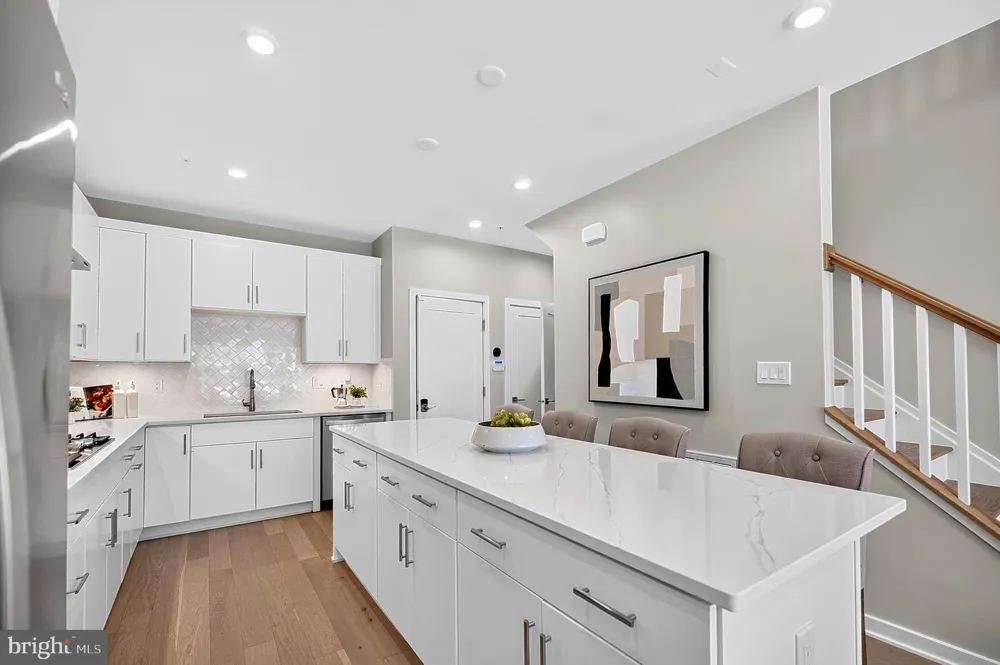 14429 BECKETT GLEN CIRCLE #1001 Chantilly, VA 20151