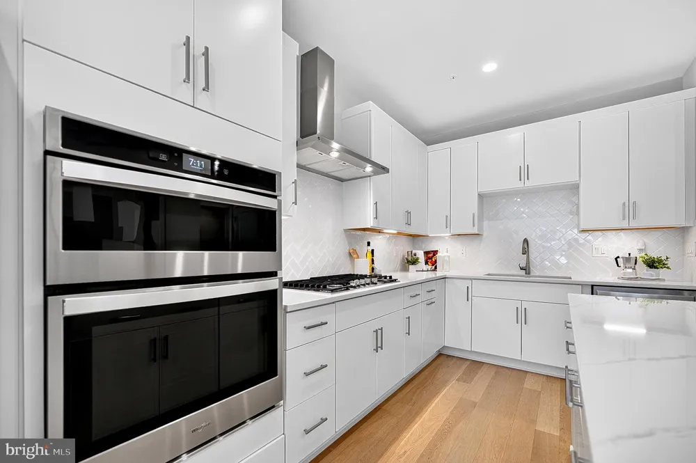 14429 BECKETT GLEN CIRCLE #1001 Chantilly, VA 20151
