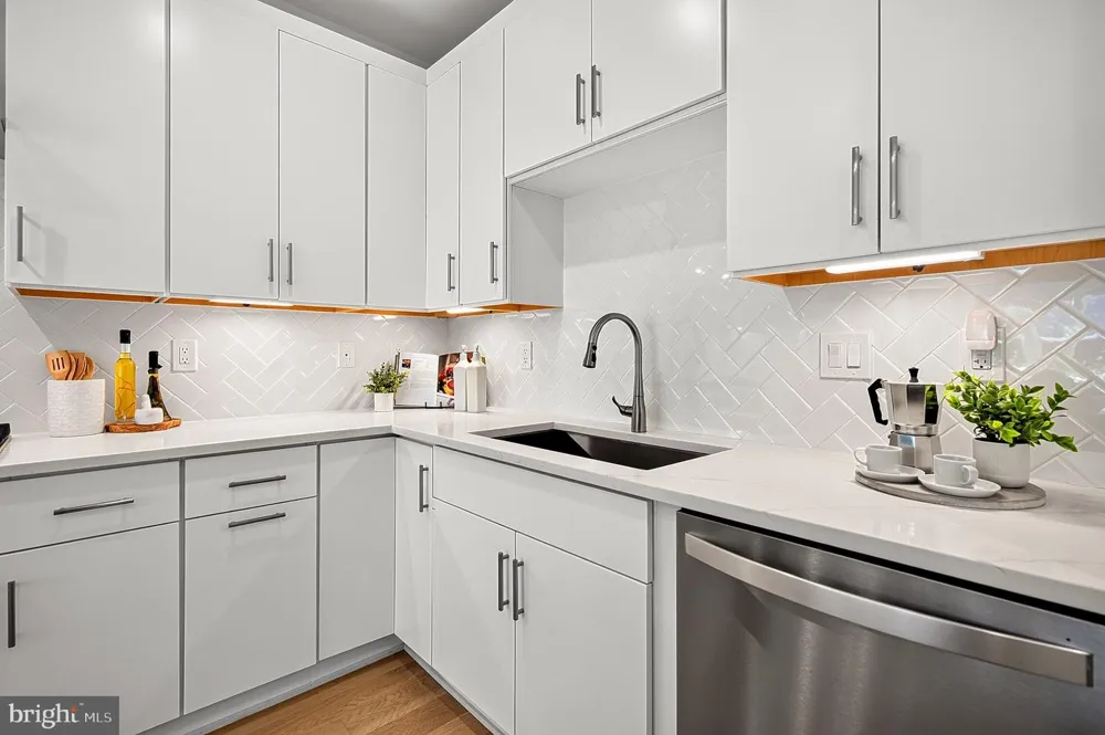 14429 BECKETT GLEN CIRCLE #1001 Chantilly, VA 20151