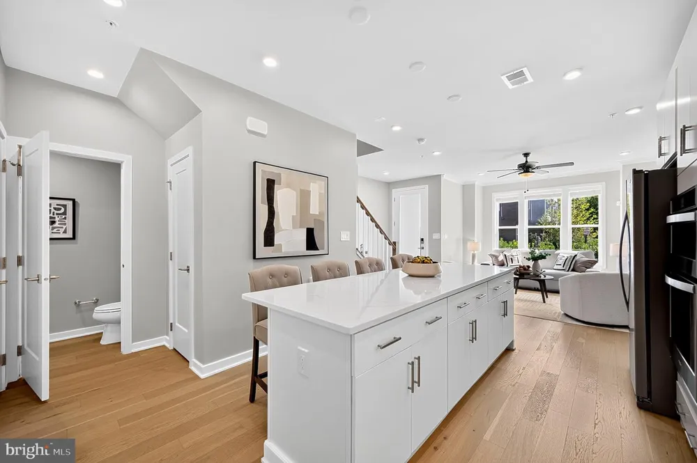 14429 BECKETT GLEN CIRCLE #1001 Chantilly, VA 20151