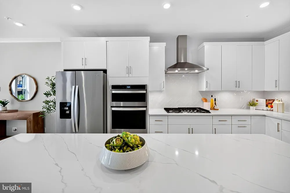 14429 BECKETT GLEN CIRCLE #1001 Chantilly, VA 20151