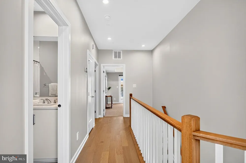 14429 BECKETT GLEN CIRCLE #1001 Chantilly, VA 20151