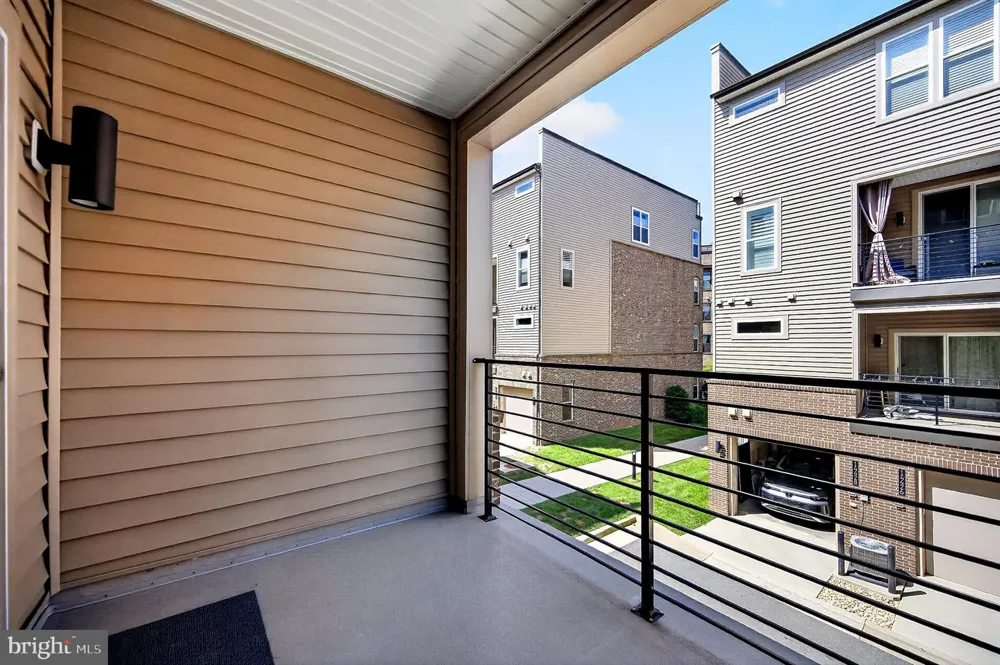 14429 BECKETT GLEN CIRCLE #1001 Chantilly, VA 20151