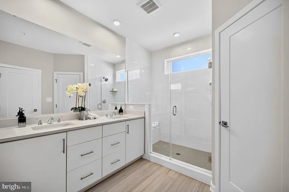 14429 BECKETT GLEN CIRCLE #1001 Chantilly, VA 20151