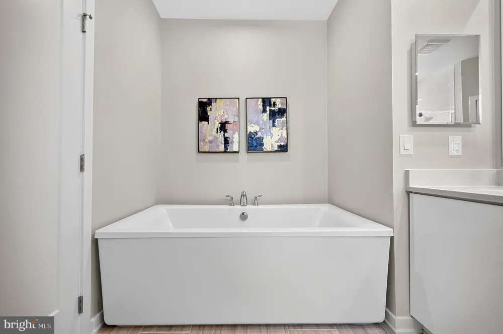 14429 BECKETT GLEN CIRCLE #1001 Chantilly, VA 20151