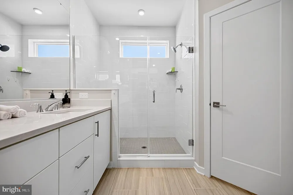 14429 BECKETT GLEN CIRCLE #1001 Chantilly, VA 20151