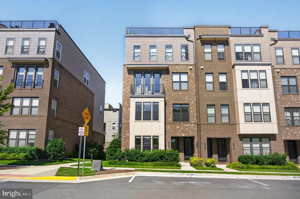 14429 BECKETT GLEN CIRCLE #1001 Chantilly, VA 20151