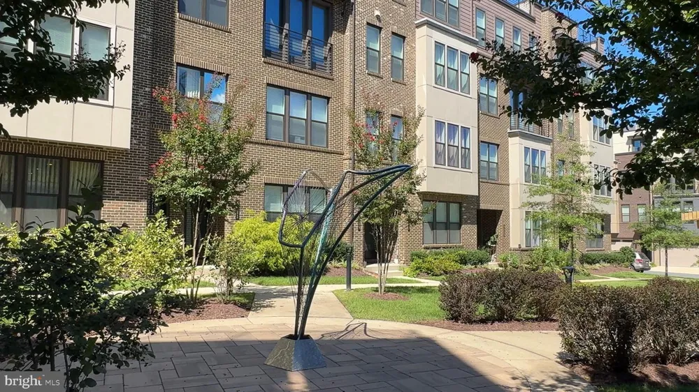 14429 BECKETT GLEN CIRCLE #1001 Chantilly, VA 20151