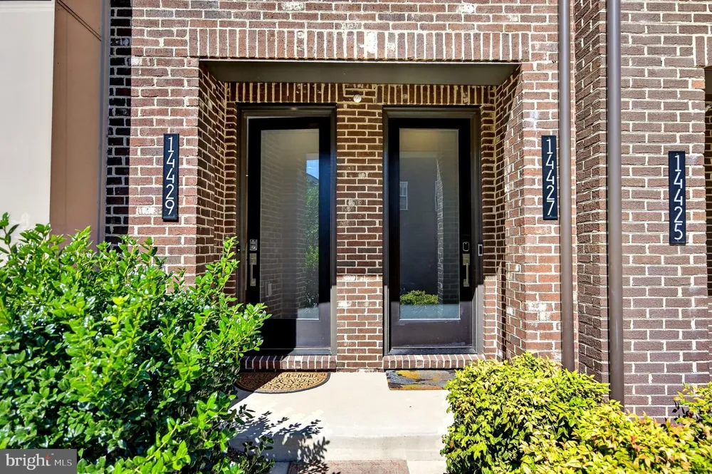 14429 BECKETT GLEN CIRCLE #1001 Chantilly, VA 20151