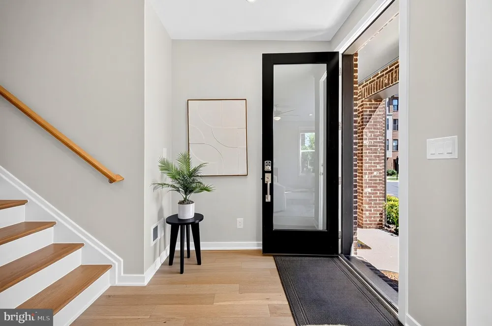 14429 BECKETT GLEN CIRCLE #1001 Chantilly, VA 20151