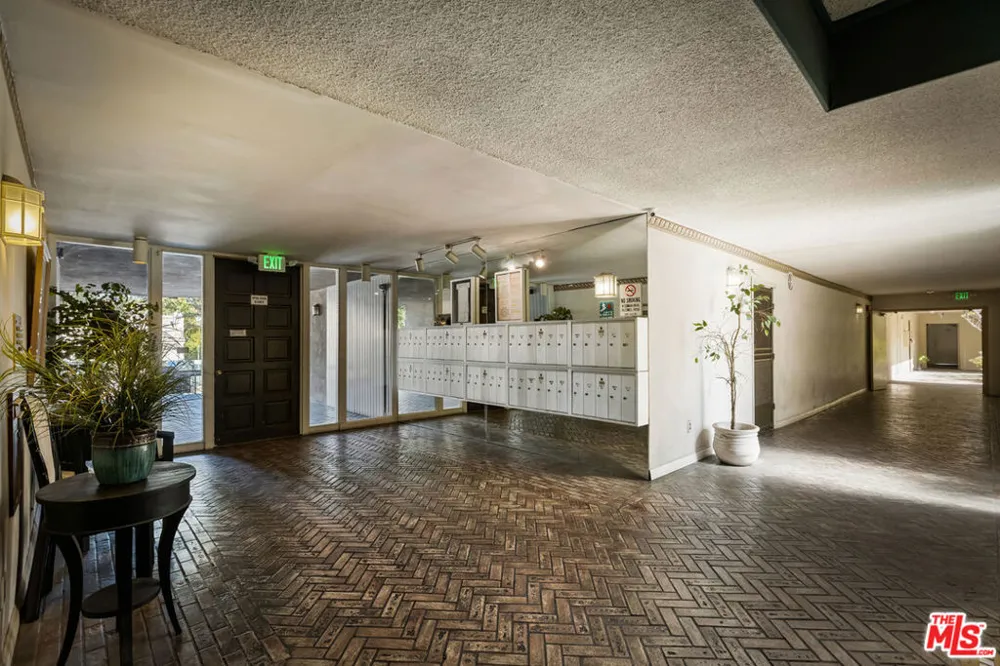 335 Adams Street #222 Glendale, CA 91206